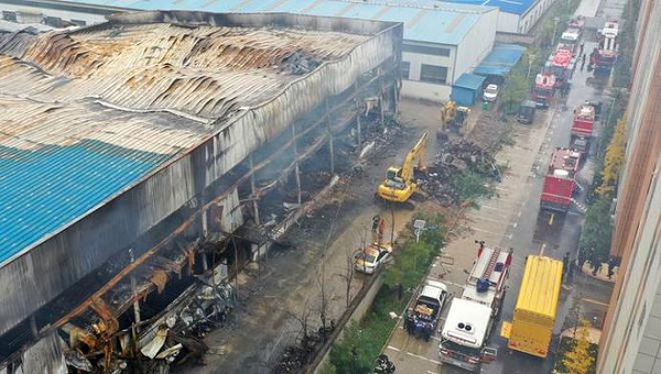 河南鋼結構廠房火災現場